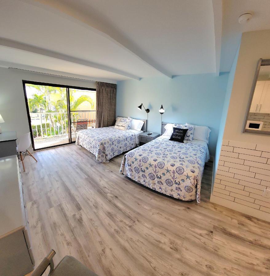 Satellite Motel เซนต์พีทบีช ภายนอก รูปภาพ