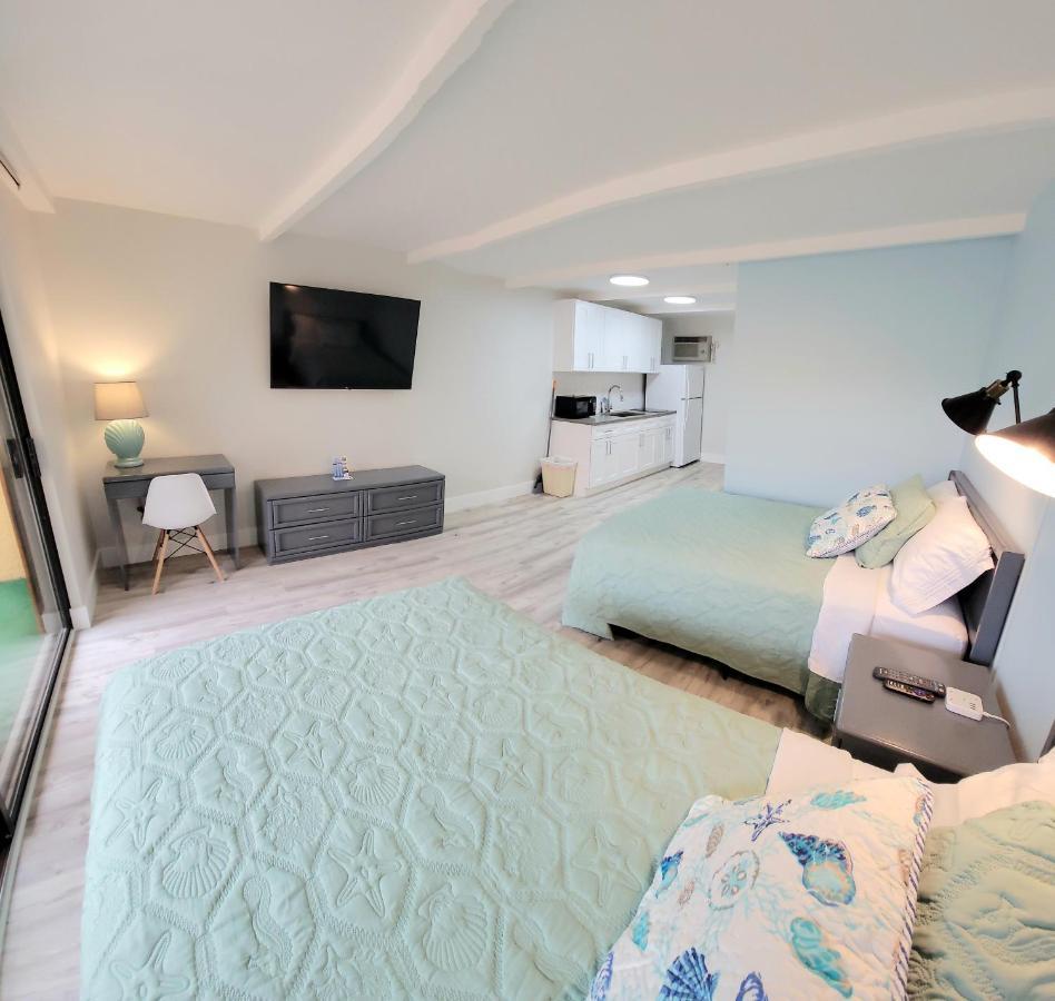 Satellite Motel เซนต์พีทบีช ภายนอก รูปภาพ